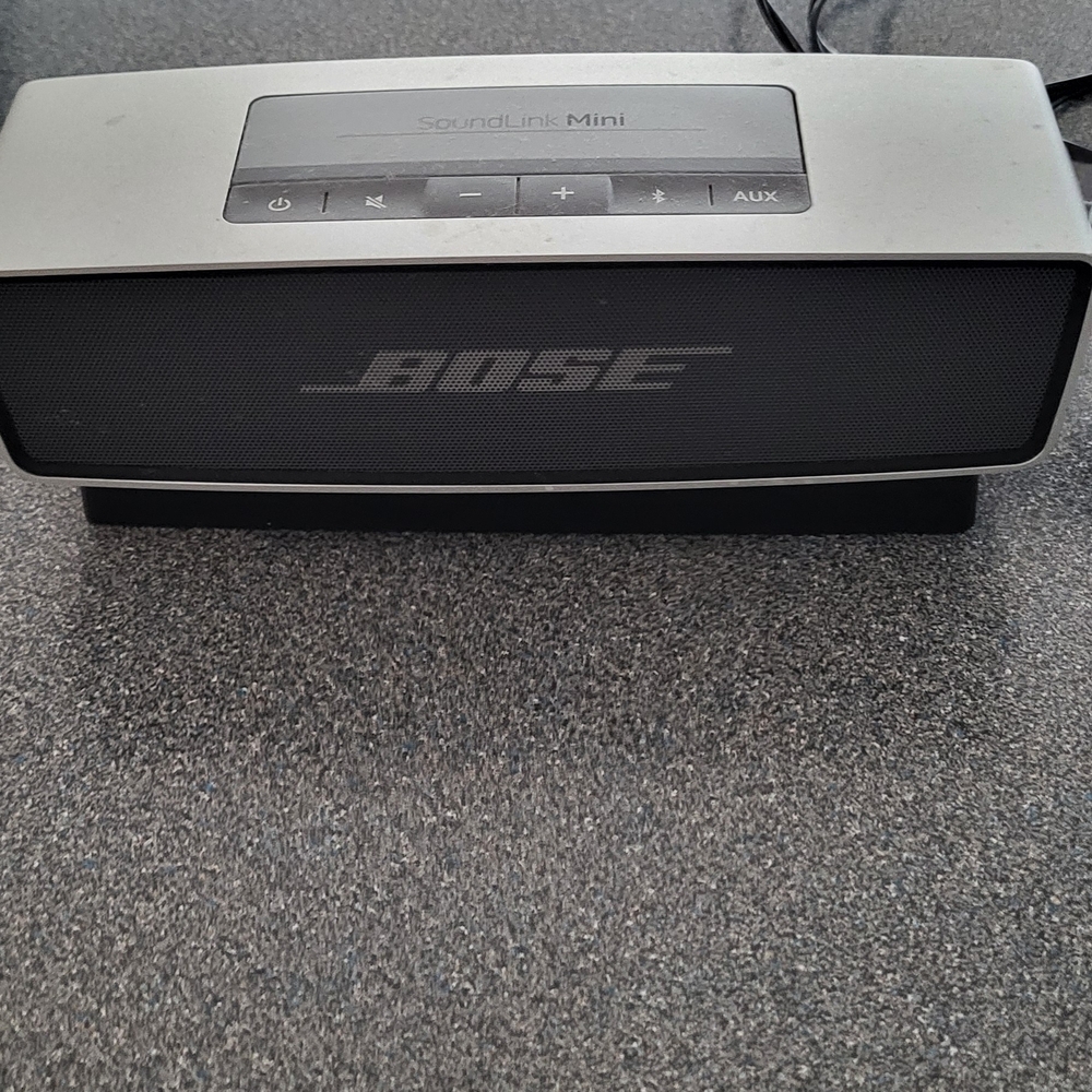 Bose SoundLink Mini Bluetooth Speaker - Gray and Black